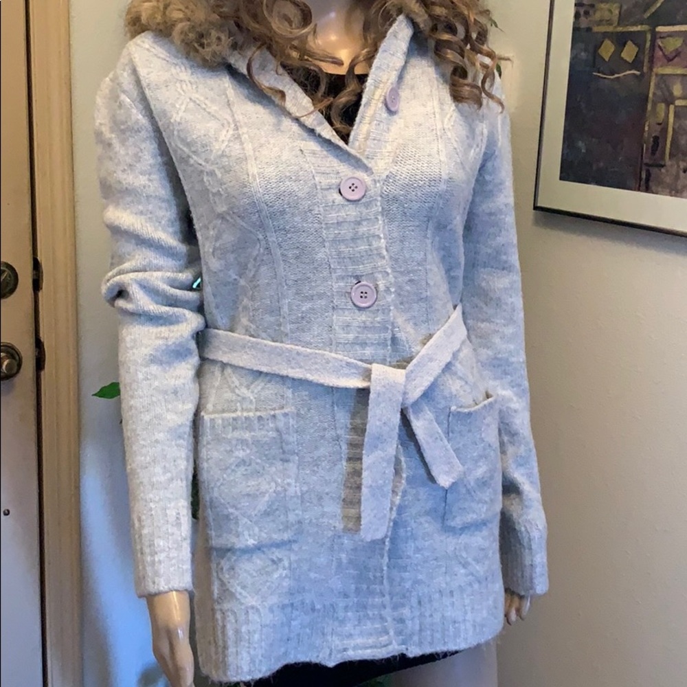 Sweater Gray w/brown fur trim front pockets & belt